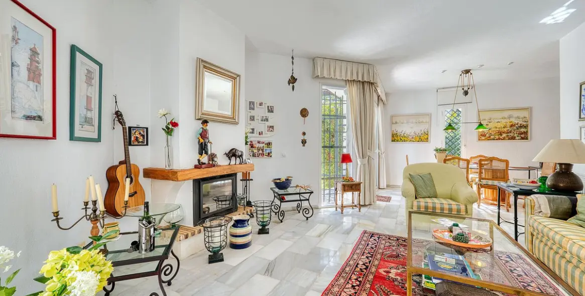 Venta de villa independiente en Nueva Andalucía 9