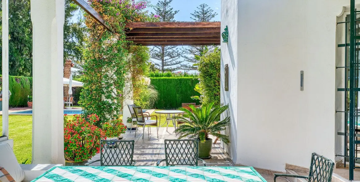 Venta de villa independiente en Nueva Andalucía 16