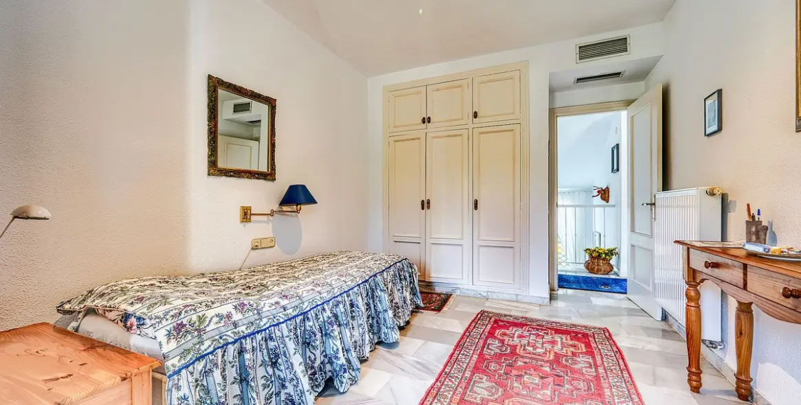 Venta de villa independiente en Nueva Andalucía 22