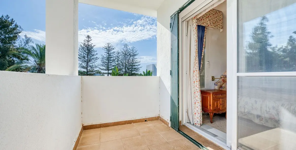 Venta de villa independiente en Nueva Andalucía 27