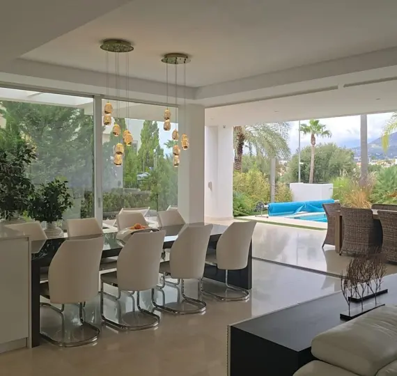 Villa independiente R5179285