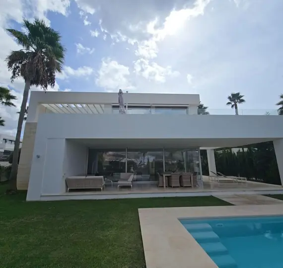 Villa independiente R5179285