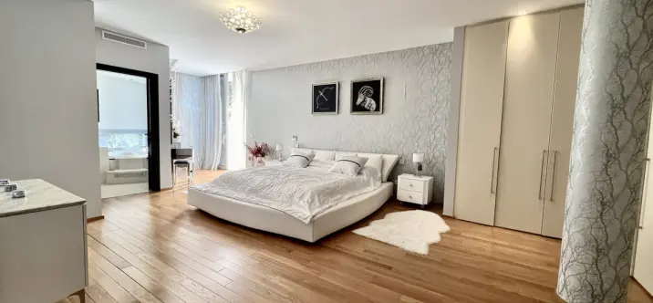 Semi-detached house R4690150 0