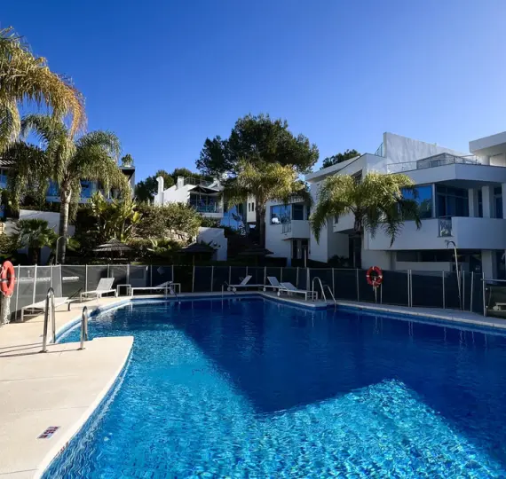 Semi-detached house R4690150