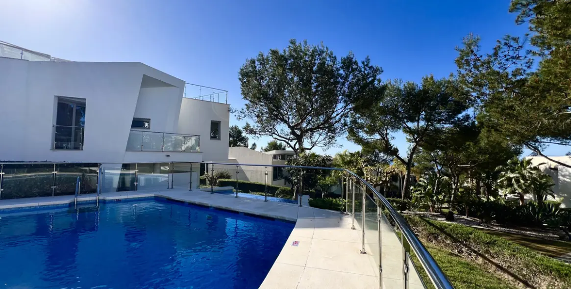 Sale of semi-detached house in Marbella (district The Golden Mile) 5