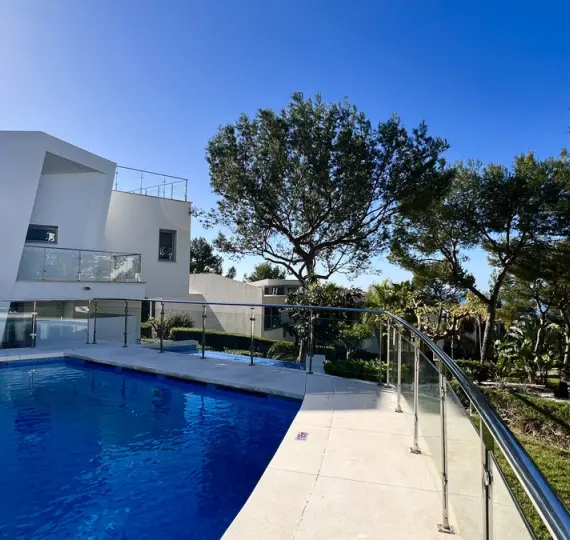 Semi-detached house R4690150