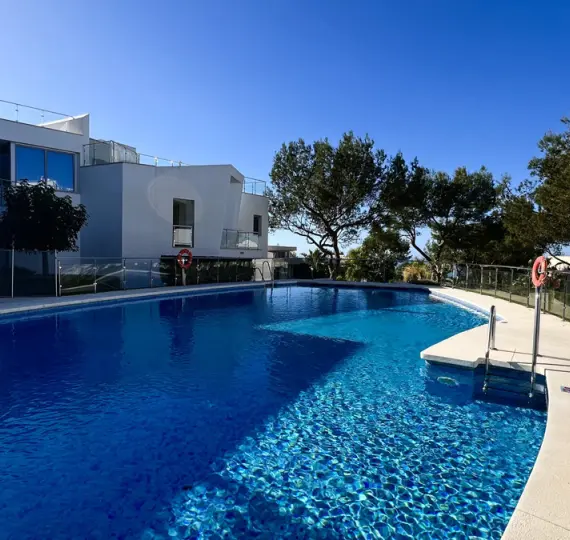 Semi-detached house R4690150