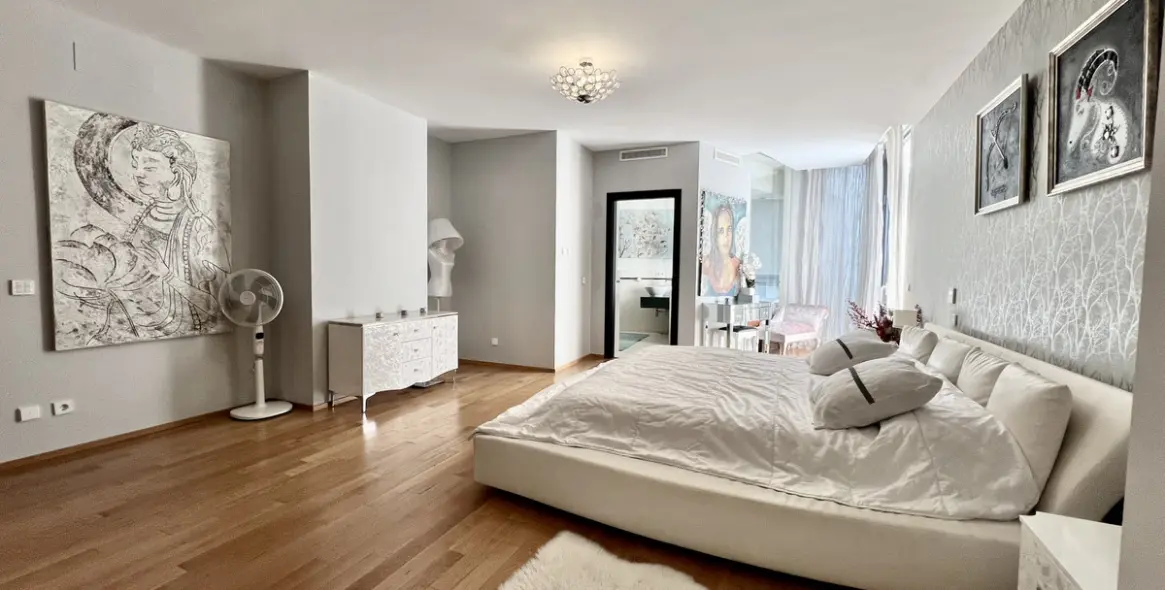 Long-term rent of semi-detached house in The Golden Mile 19