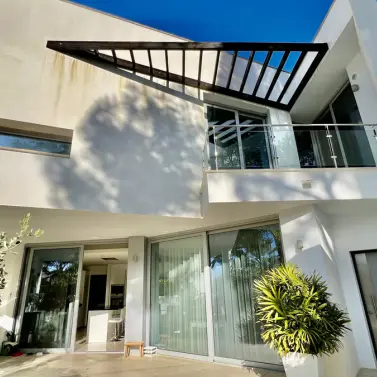 Long-term rent of semi-detached house in The Golden Mile