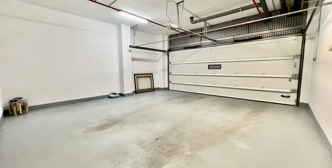 Long-term rent of semi-detached house in The Golden Mile 9