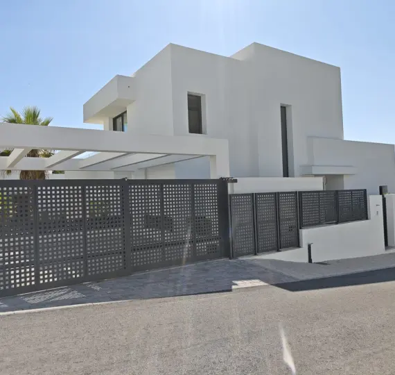 Villa independiente R4568716