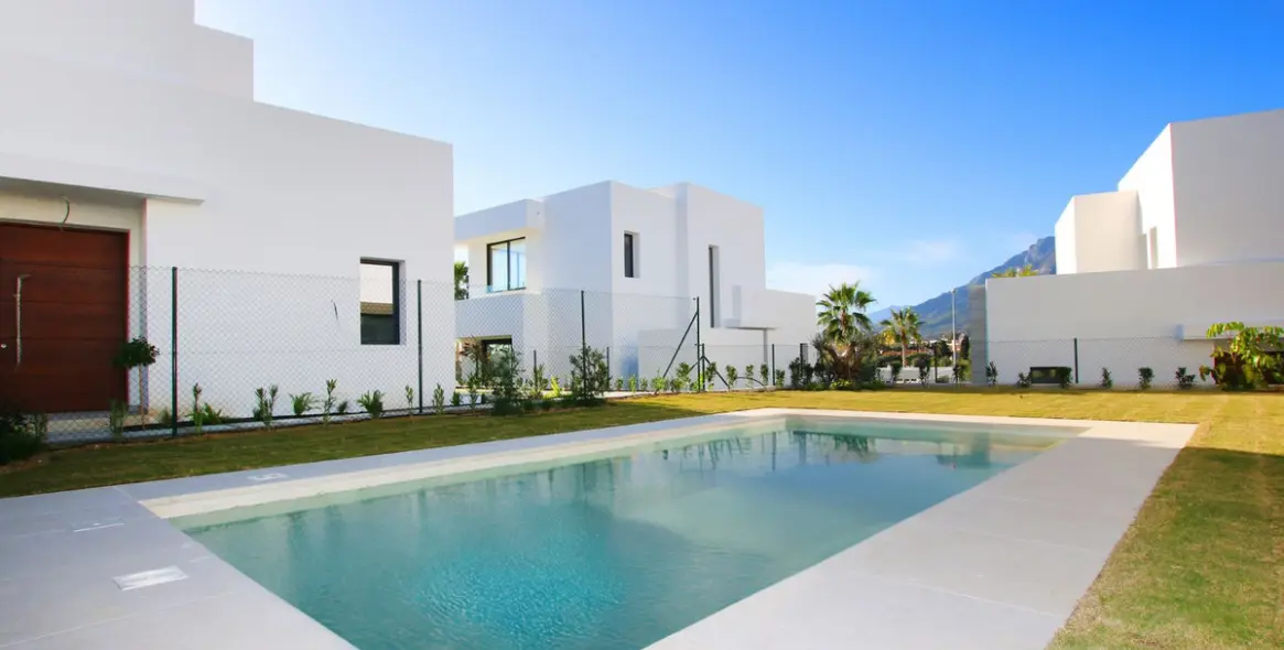 Sale of detached villa in Marbella East (district Río Real) 5
