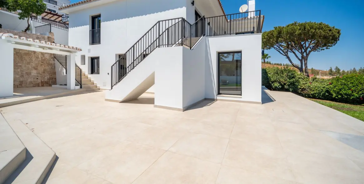 Продажа  отдельно стоящей виллы в La Cala de Mijas 15