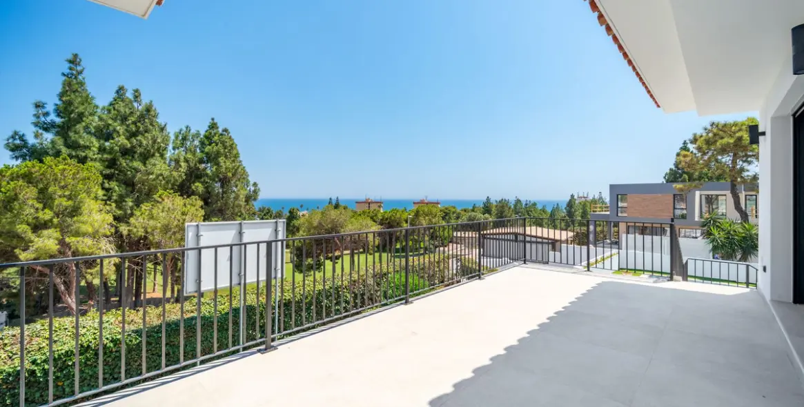 Продажа  отдельно стоящей виллы в La Cala de Mijas 17