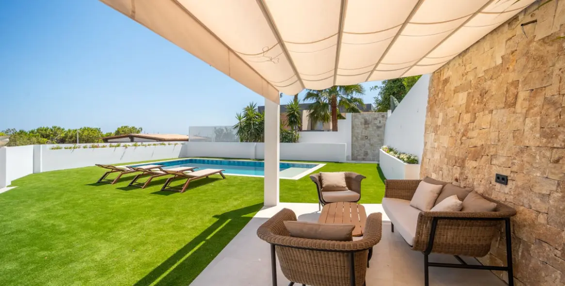 Продажа  отдельно стоящей виллы в La Cala de Mijas 18