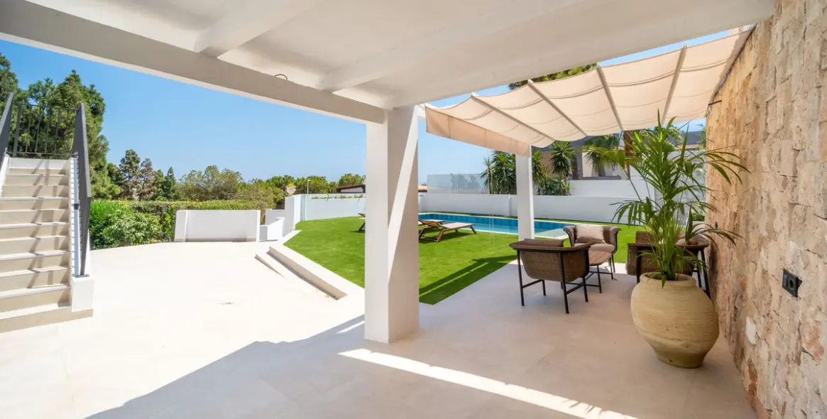 Продажа  отдельно стоящей виллы в La Cala de Mijas 19