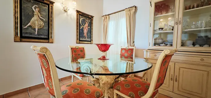 Продажа  отдельно стоящей виллы в Marbesa 2