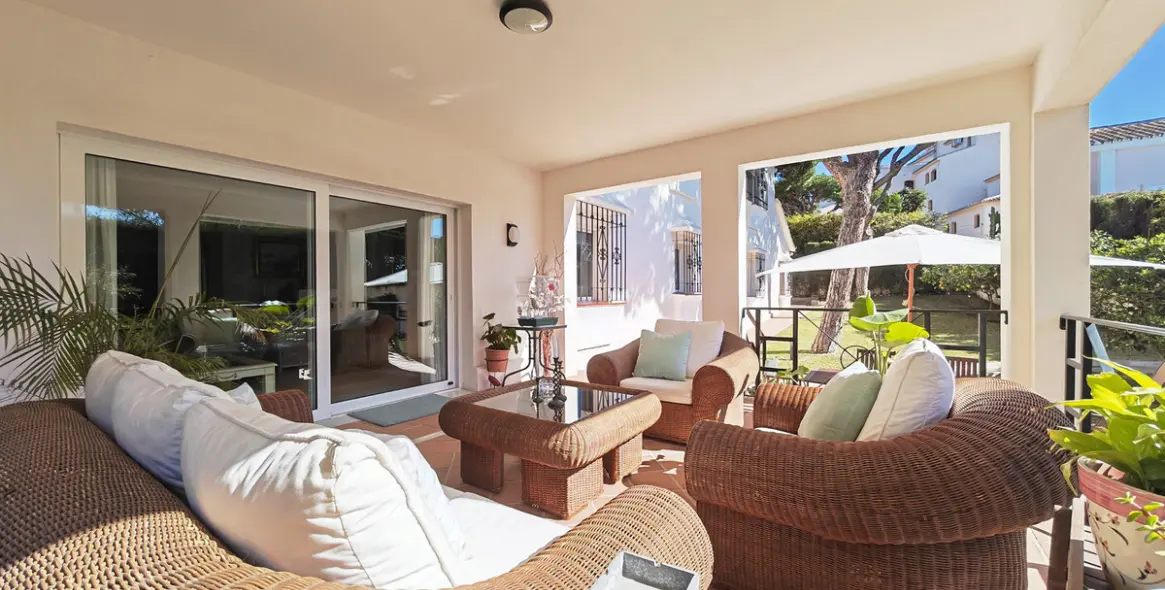 Продажа  отдельно стоящей виллы в Marbesa 6