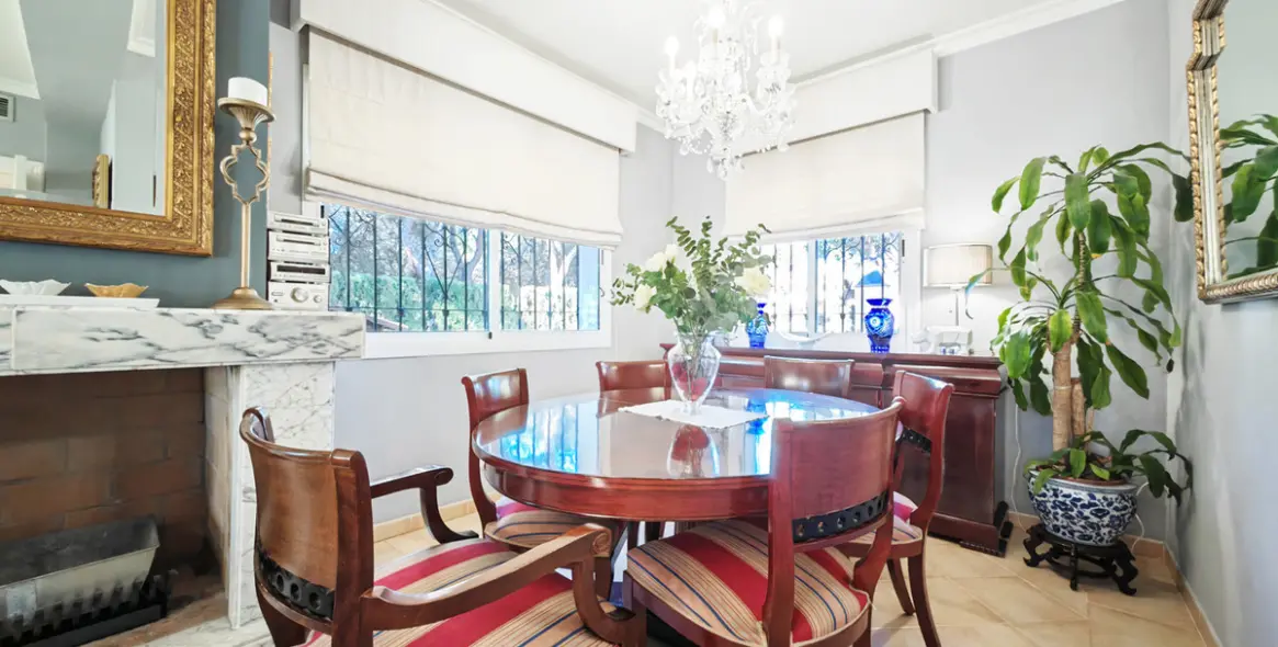 Продажа  отдельно стоящей виллы в Marbesa 15