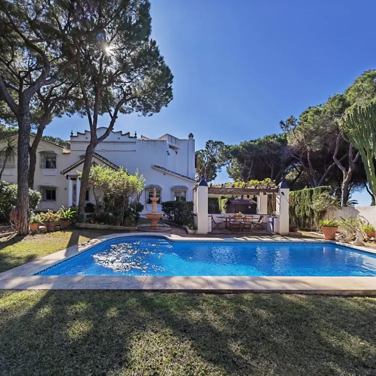 Sale of detached villa in Marbesa
