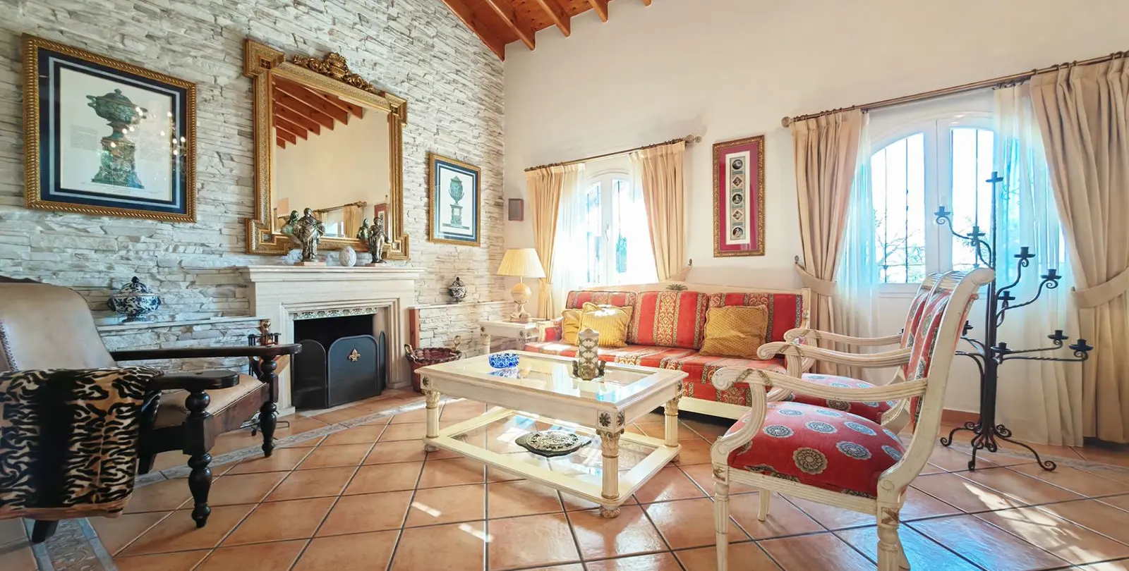 Sale of detached villa in Marbesa 2