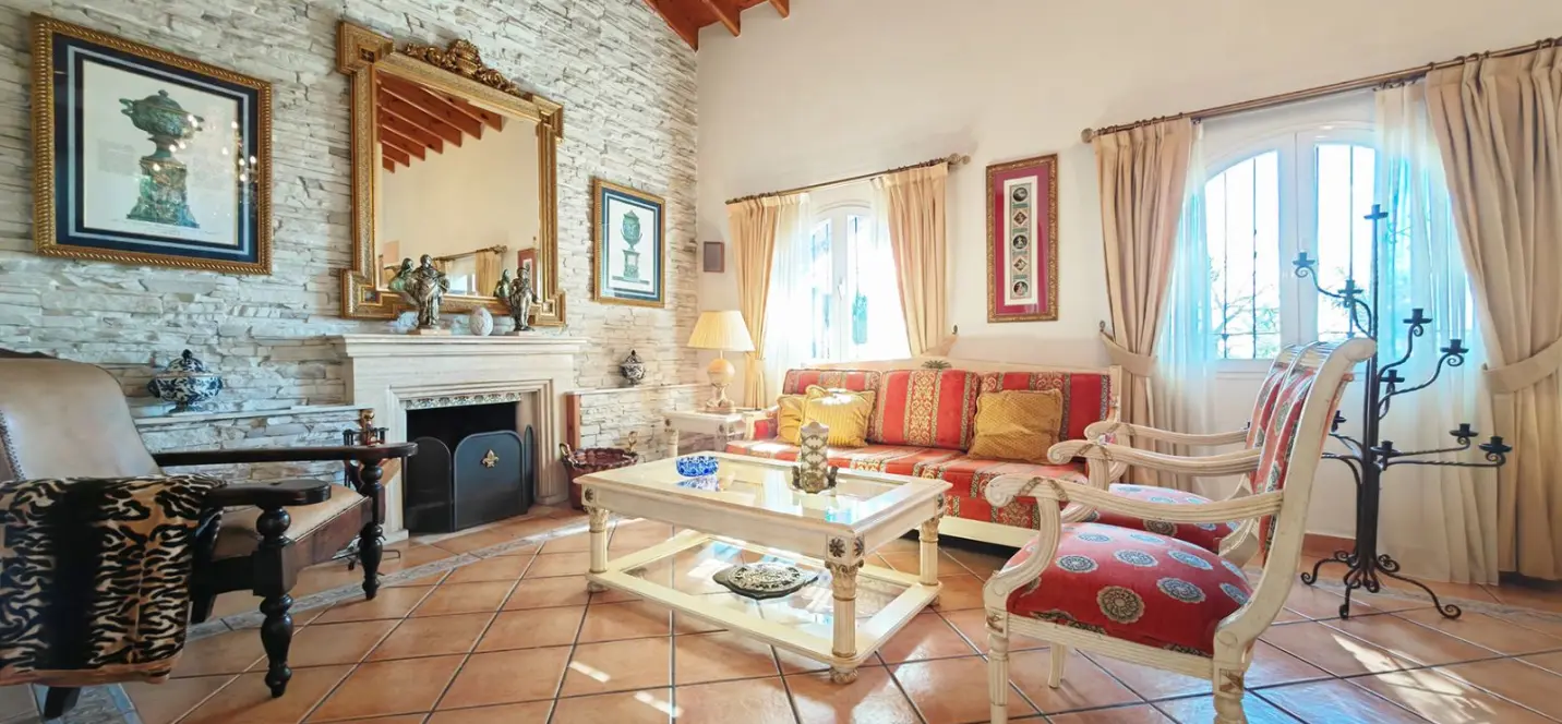 Sale of detached villa in Marbesa 1