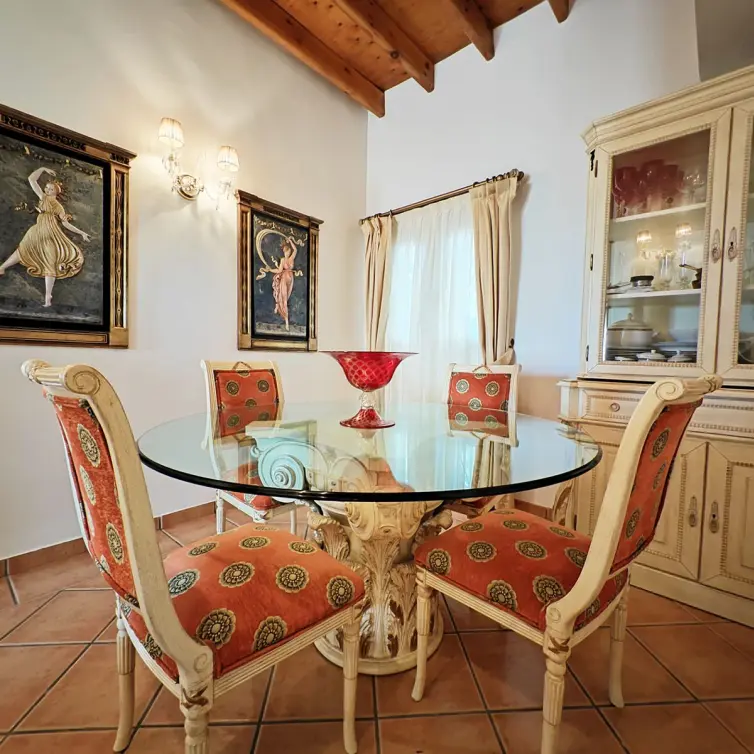 Sale of detached villa in Marbesa