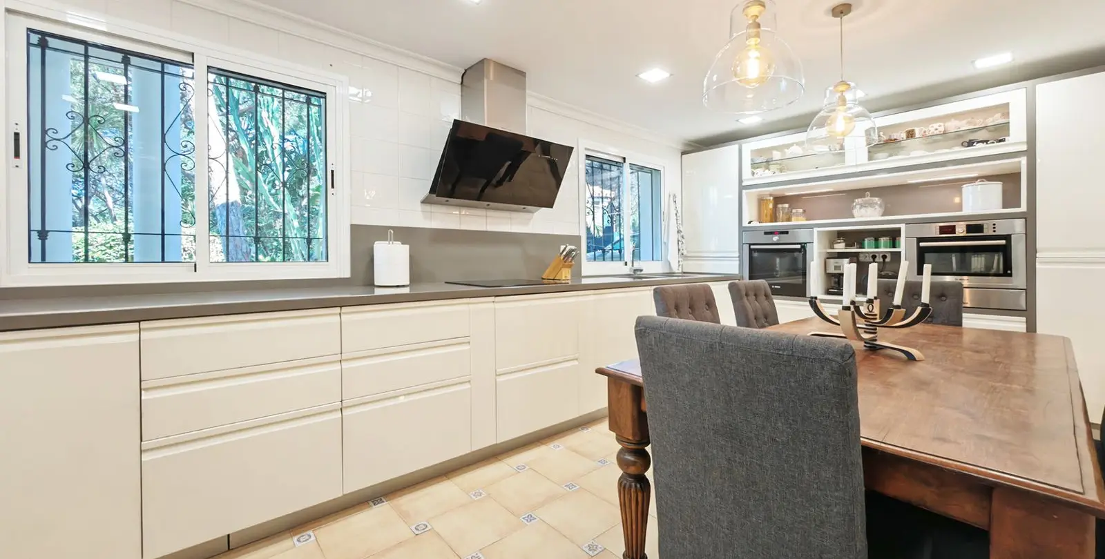 Sale of detached villa in Marbesa 5