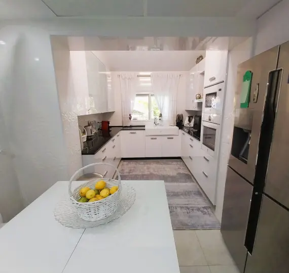 Продажа дома на две семьи в Puerto de Cabopino