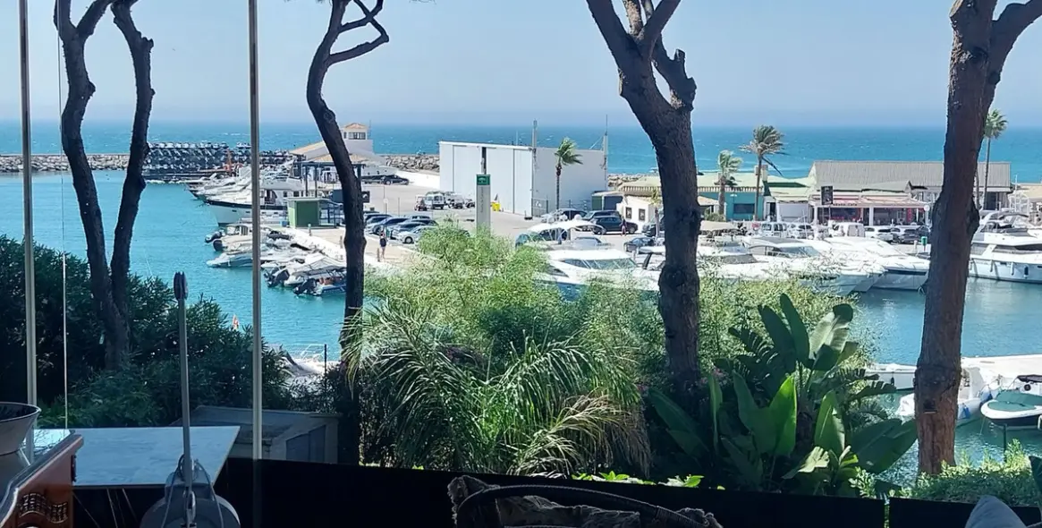 Продажа дома на две семьи в Puerto de Cabopino 8