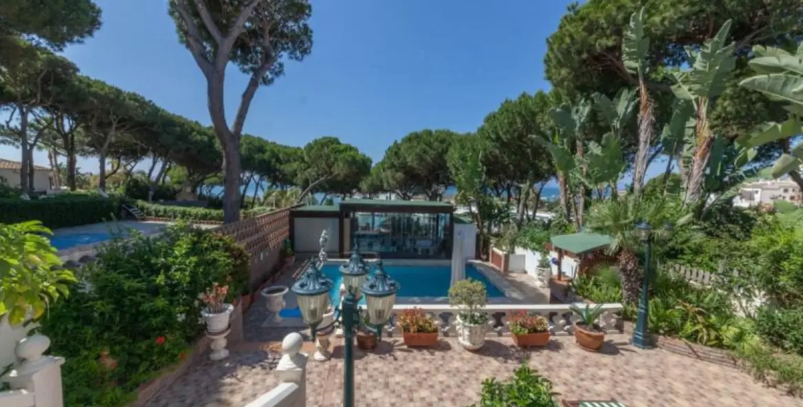 Продажа дома на две семьи в Puerto de Cabopino 10