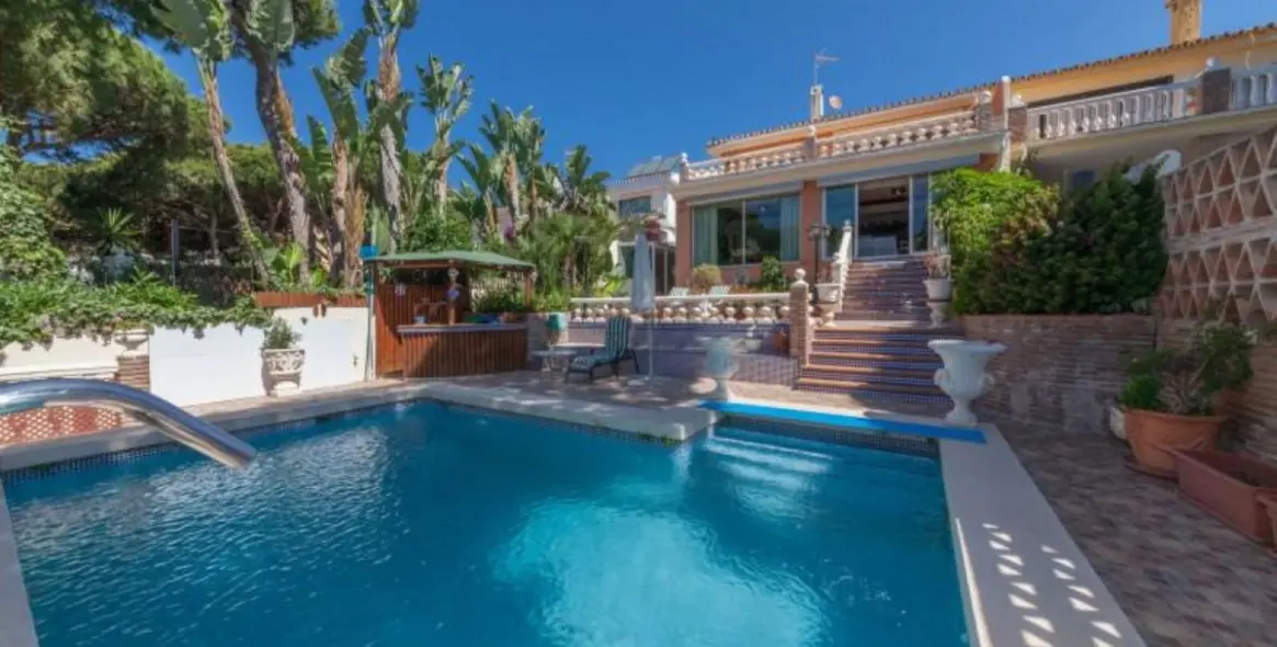 Продажа дома на две семьи в Puerto de Cabopino 13