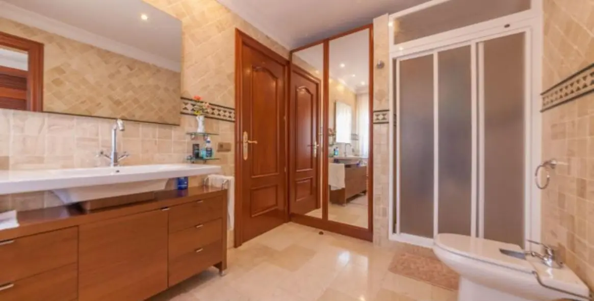 Продажа дома на две семьи в Puerto de Cabopino 18