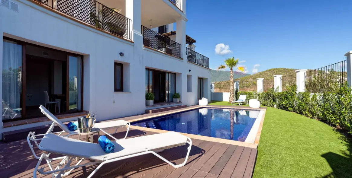 Продажа  отдельно стоящей виллы в Benahavís (район Benahavís) 3