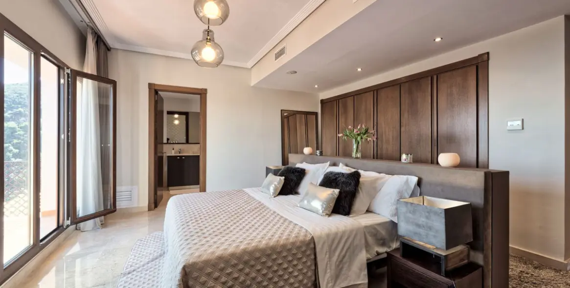 Продажа  отдельно стоящей виллы в Benahavís (район Benahavís) 13