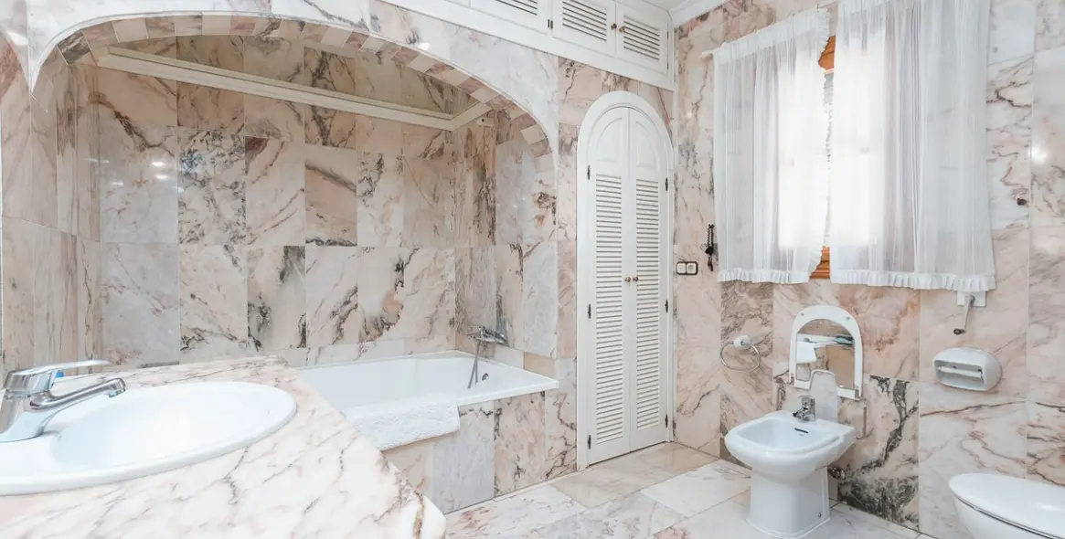 Продажа  отдельно стоящей виллы в Marbella 22