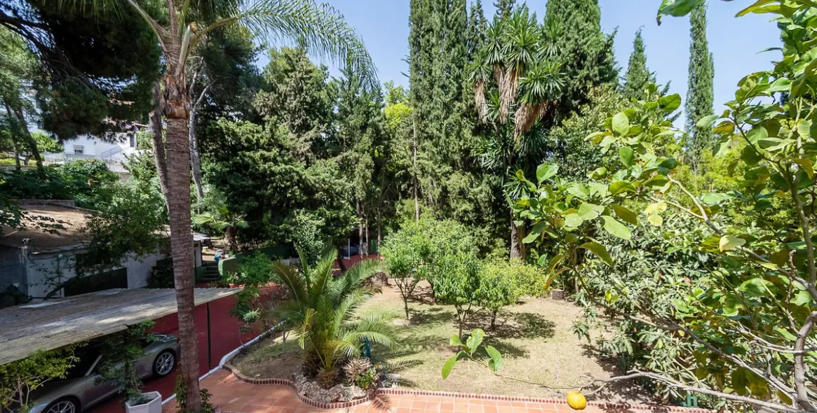 Продажа  отдельно стоящей виллы в Marbella 25