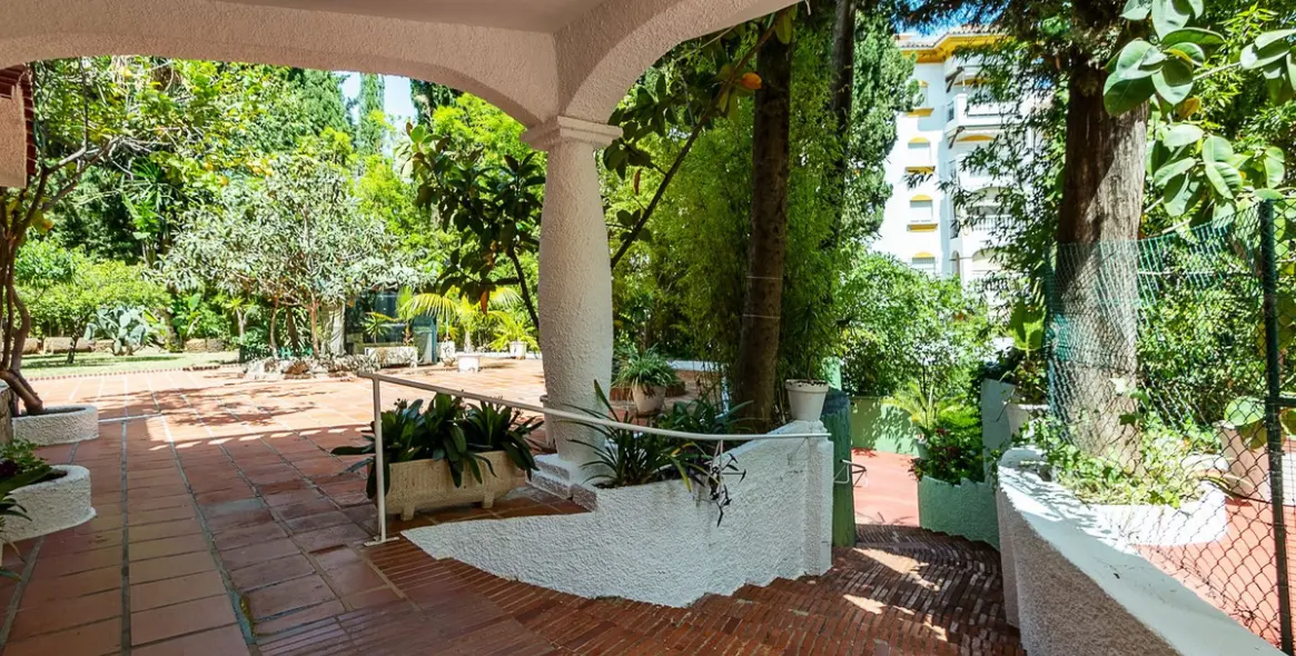 Продажа  отдельно стоящей виллы в Marbella 27