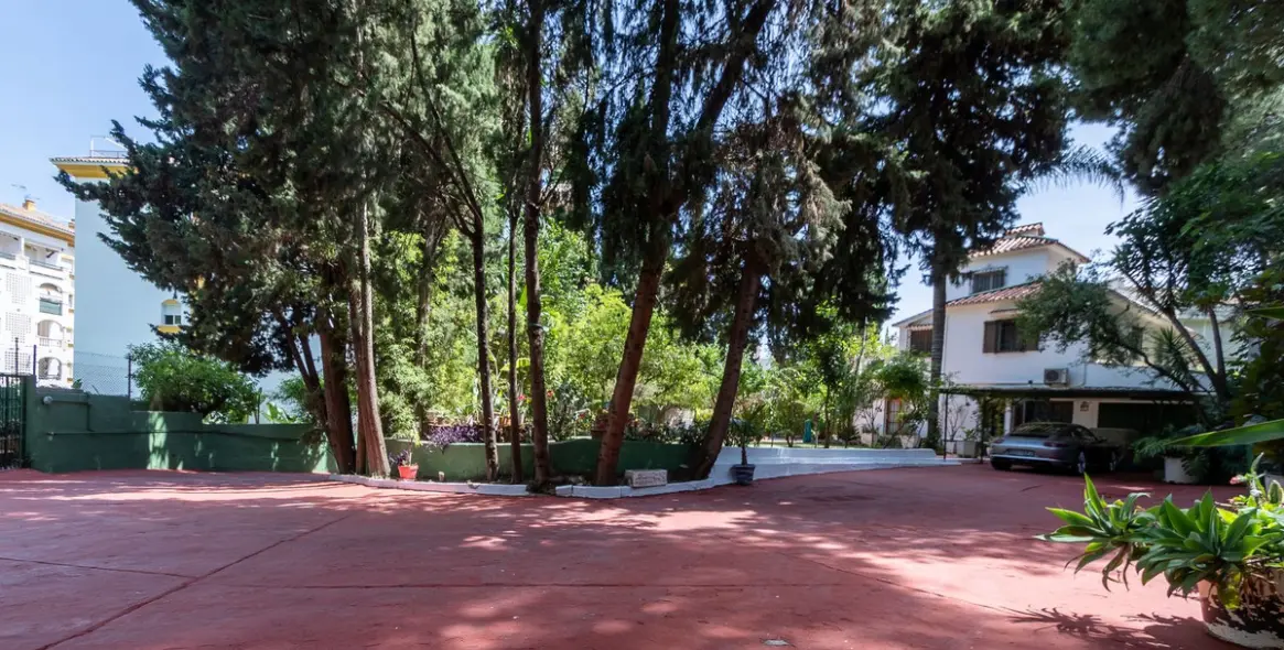 Продажа  отдельно стоящей виллы в Marbella 29