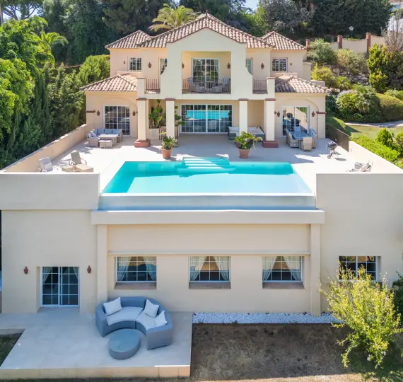 Villa independiente R5132662