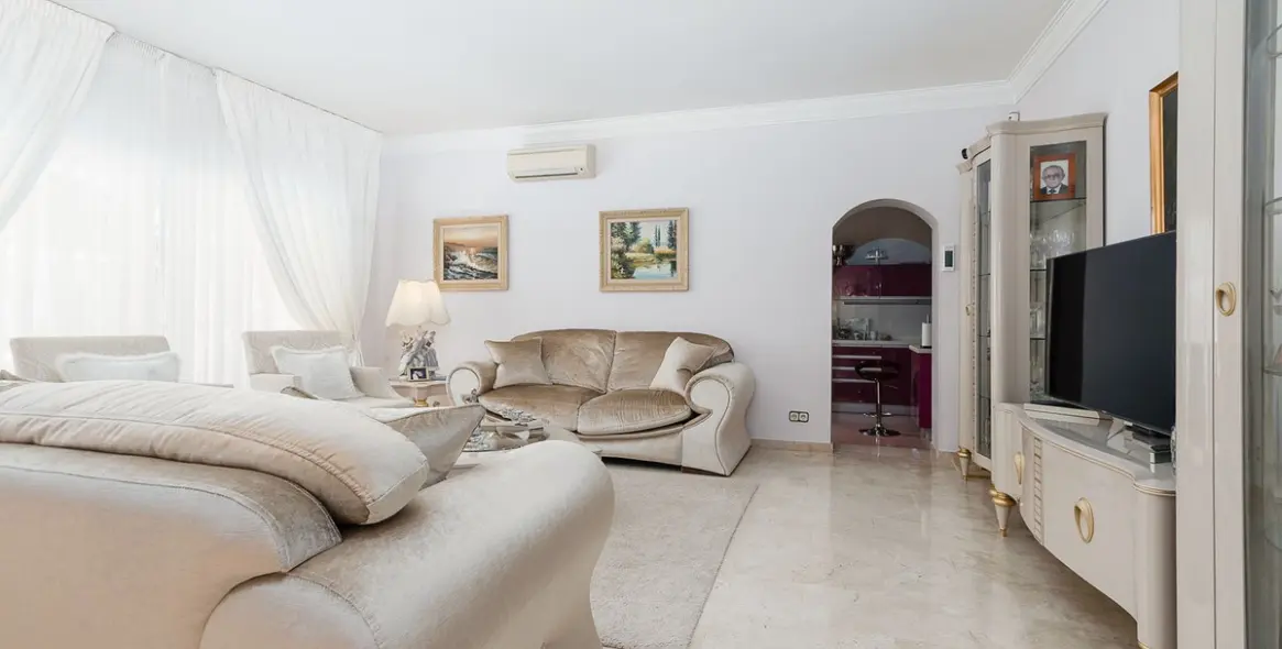 Продажа  отдельно стоящей виллы в Marbella 11