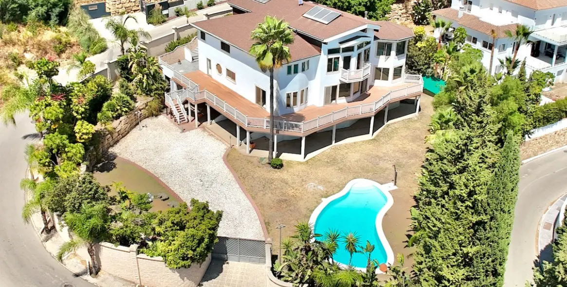 Venta de villa independiente en Benahavís (distrito Benahavís) 1