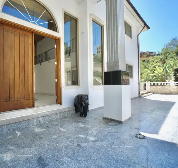 Detached villa R5156368