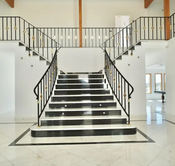 Detached villa R5156368