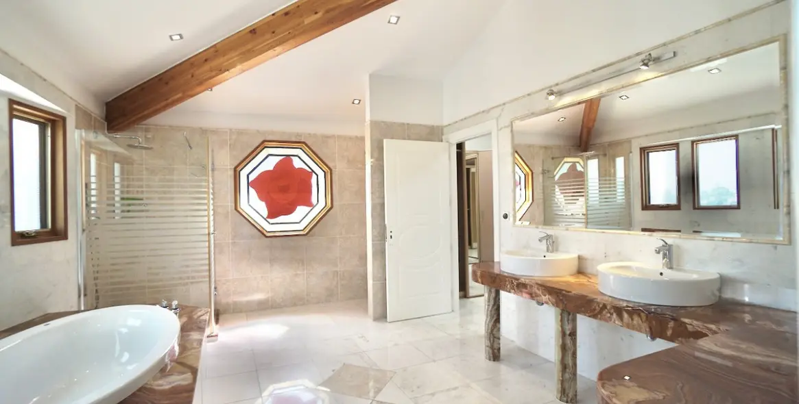 Sale of detached villa in Benahavís 31
