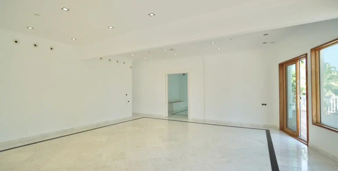 Sale of detached villa in Benahavís 32