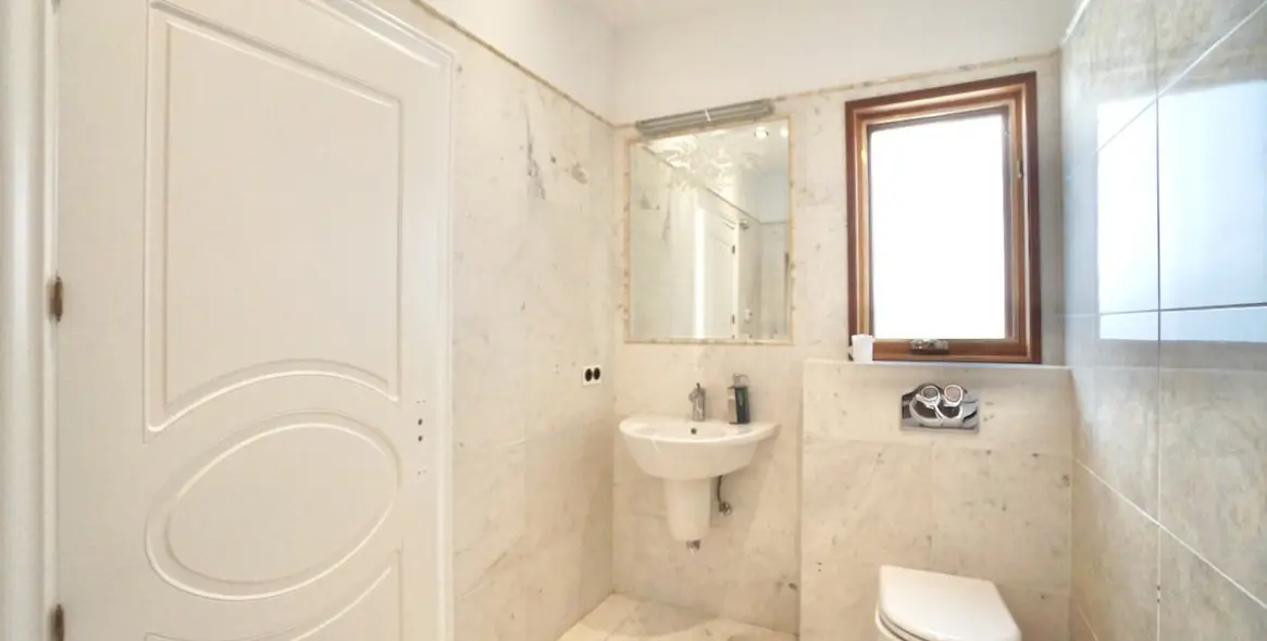 Sale of detached villa in Benahavís 33