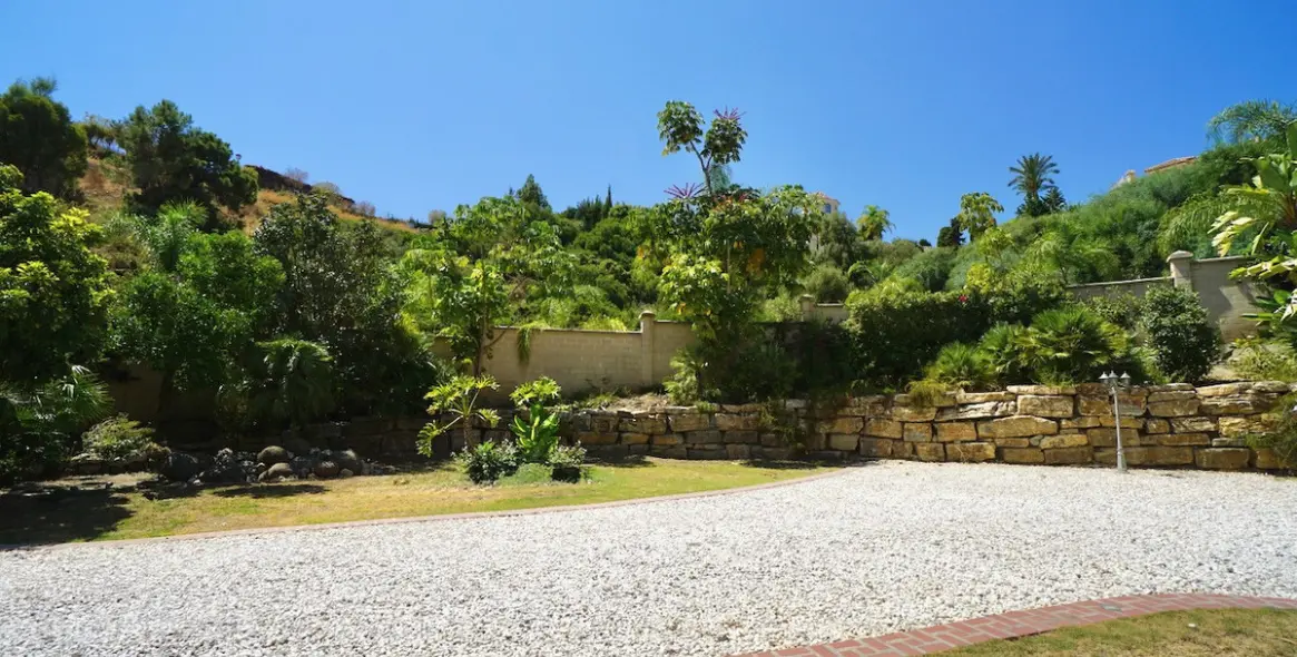 Sale of detached villa in Benahavís 51