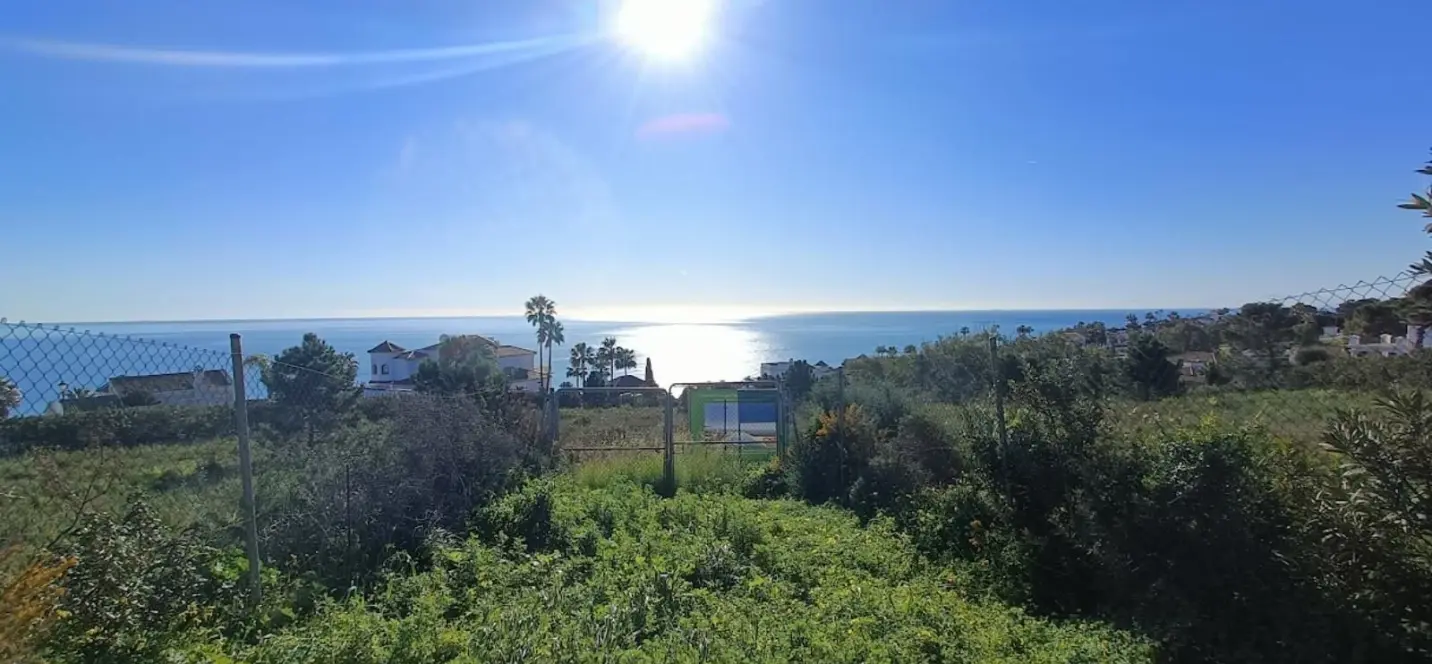 Sale of residential plot in Manilva 2