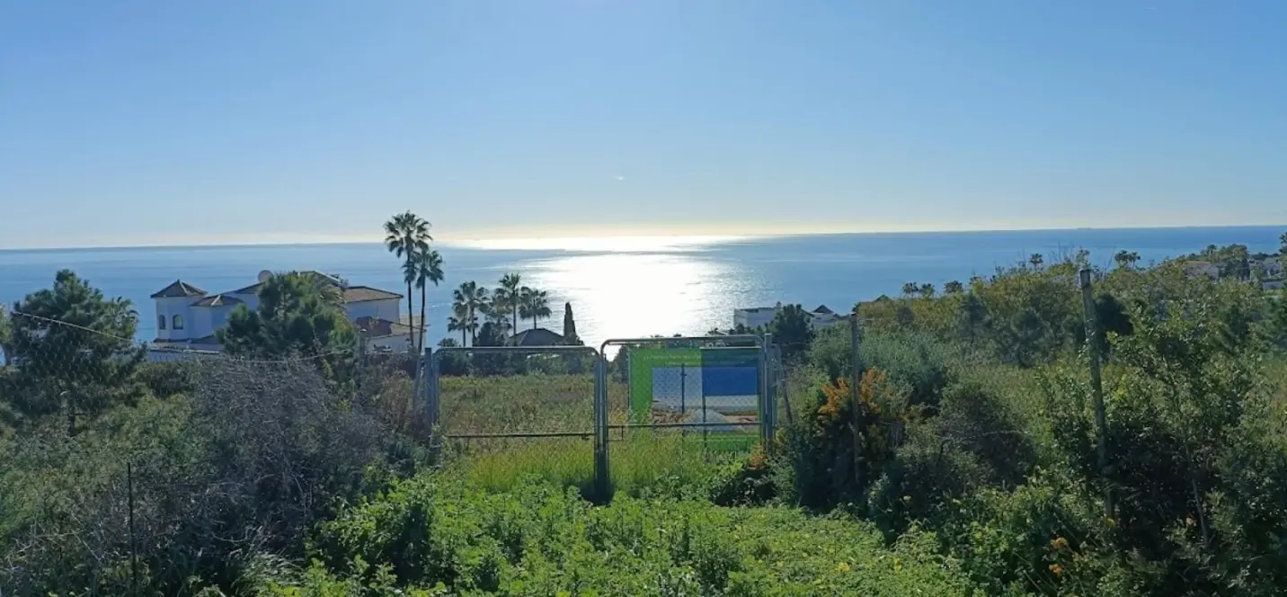 Sale of residential plot in Manilva 3